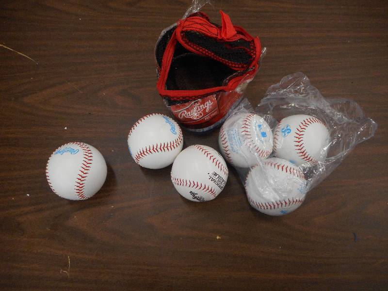 lot 24 image: LOT OF 6 RAWLINGS BASEBALLS