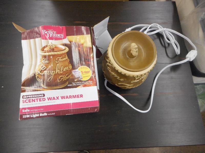 lot 66 image: BETTER HOMES SCENTED WAX WARMER