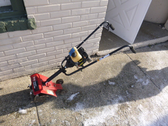 lot 29 image: Toro Garden Cultivator