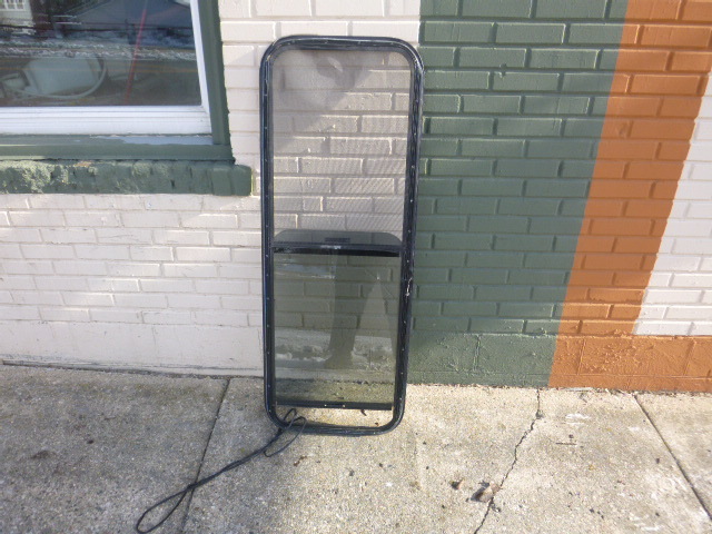 lot 33 image: RV Window
