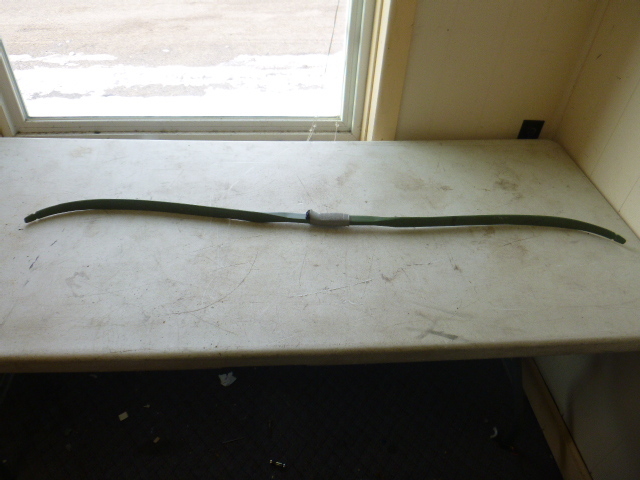 lot 42 image: Indian No. 27 Recurve Bow