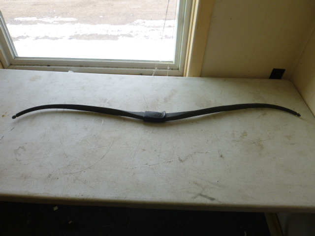 lot 43 image: Recurve Bow