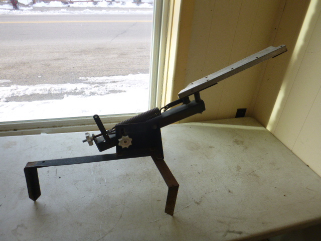lot 53 image: Clay Pigeon Thrower