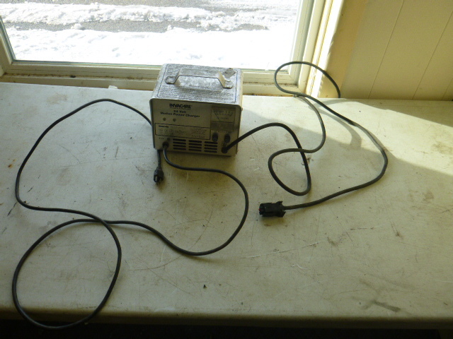 lot 70 image: Invacare 24 Volt Motive Power Charger