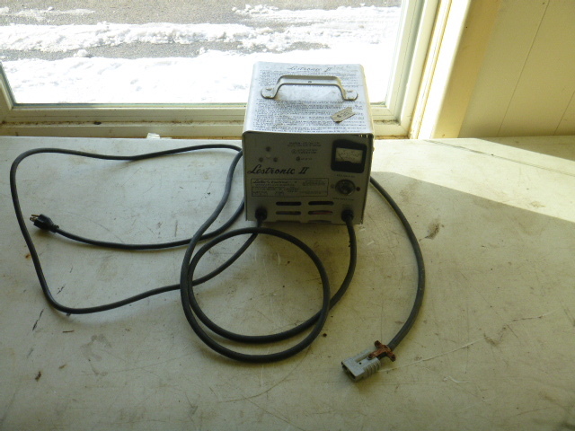 lot 71 image: Lestronic 2 36 Volt Charger