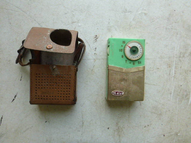 lot 88 image: Melos Vintage Transistor