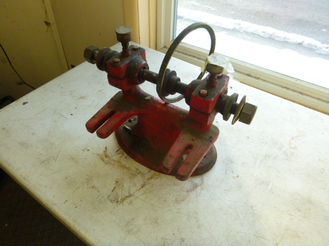 lot 100 image: Vulcan #4 Grinder