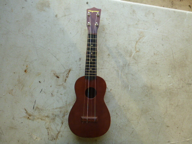 lot 103 image: Conqueror Ukulele