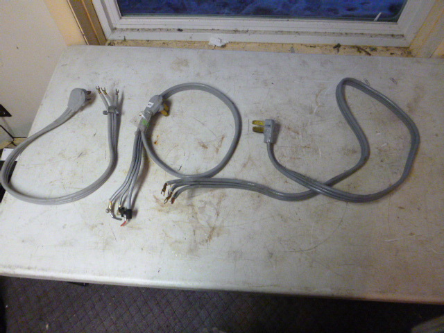 lot 119 image: 3 DryerStove Cords