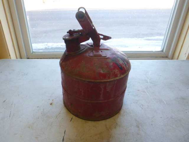lot 122 image: Metal Safety Gas Can