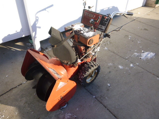 lot 126 image: Toro 826 Snowblower