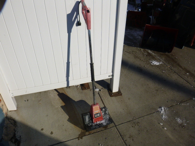 lot 127 image: Toro Power Shovel