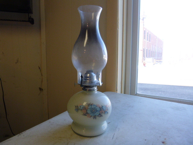 lot 139 image: Oil Lamp