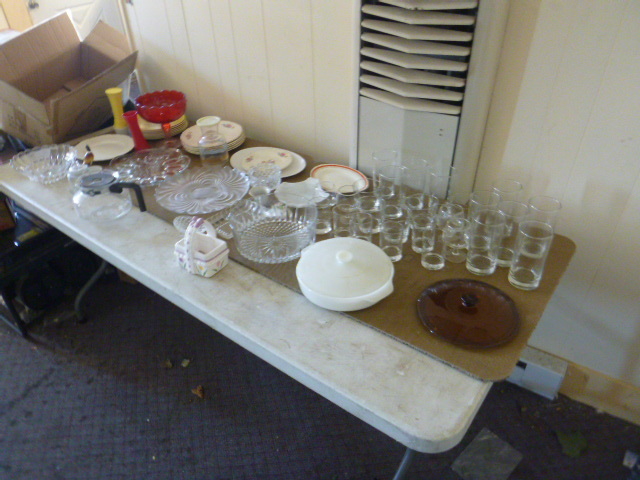 lot 142 image: Miscellaneous Glassware and Dishware