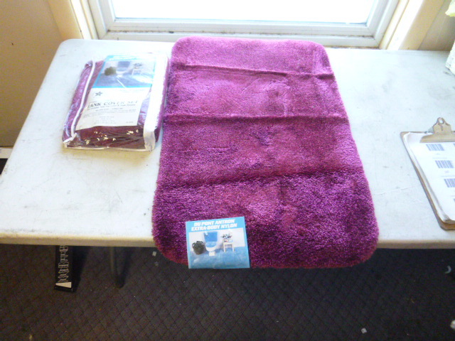 lot 145 image: 2 Piece Bathroom Set