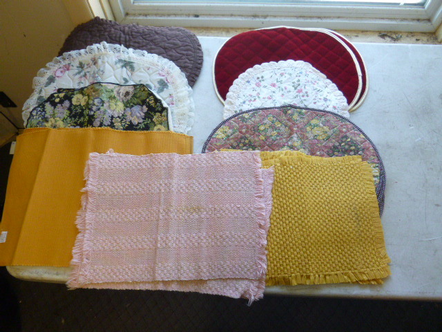 lot 157 image: Miscellaneous Placemats
