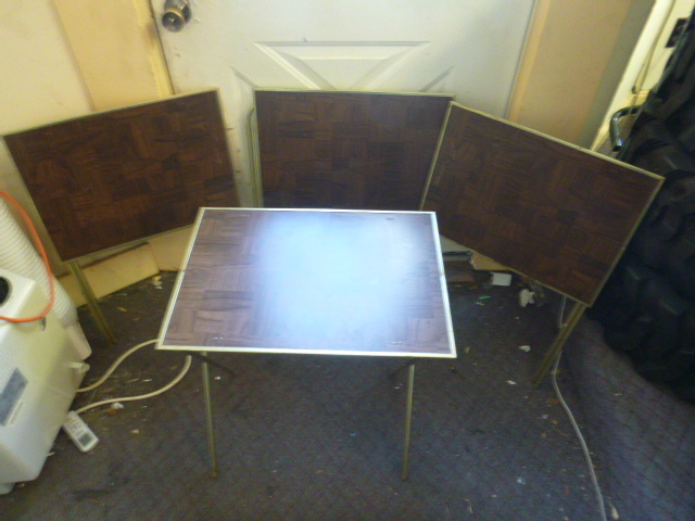 lot 163 image: 4 TV Trays