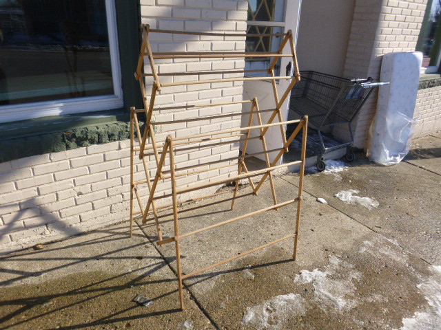 lot 168 image: Clothes Drying Rack
