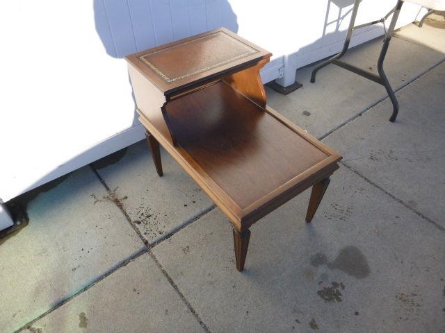 lot 177 image: End Table