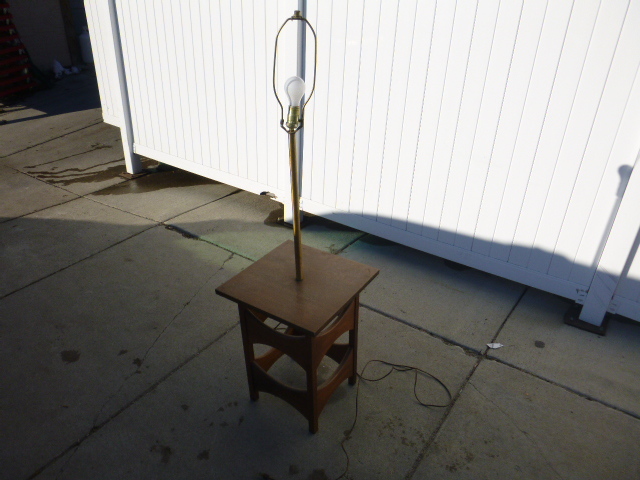 lot 182 image: Lamp Stand