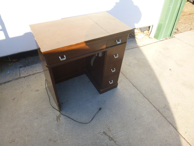 lot 185 image: Vintage Anker Sewing Machine