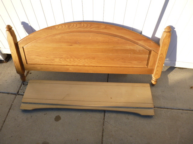 lot 196 image: Full Size Head and Foot Boards