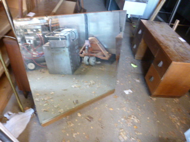 lot 198 image: Dresser Mirror