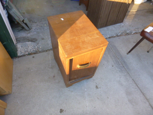 lot 200 image: Night Stand