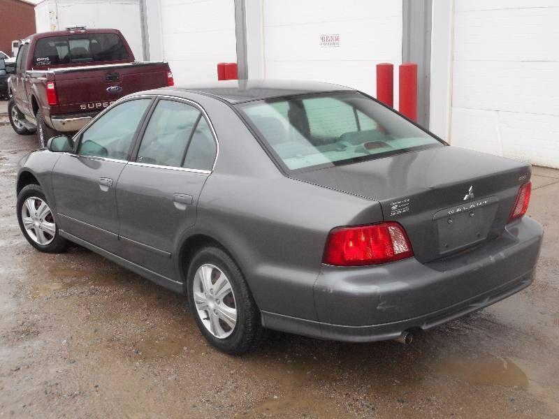 lot 2 image: 2003 Mitsubishi Galant ES, 2.4Liter...