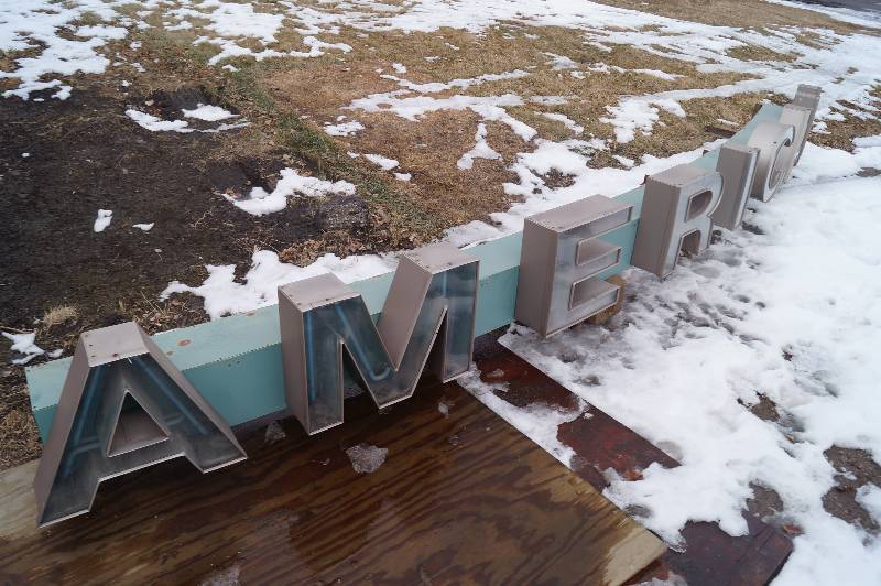 Neon AMERICAN Sign