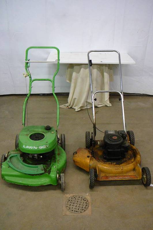 Lawn Mowers Lawn boy 2 count Condition unknown
