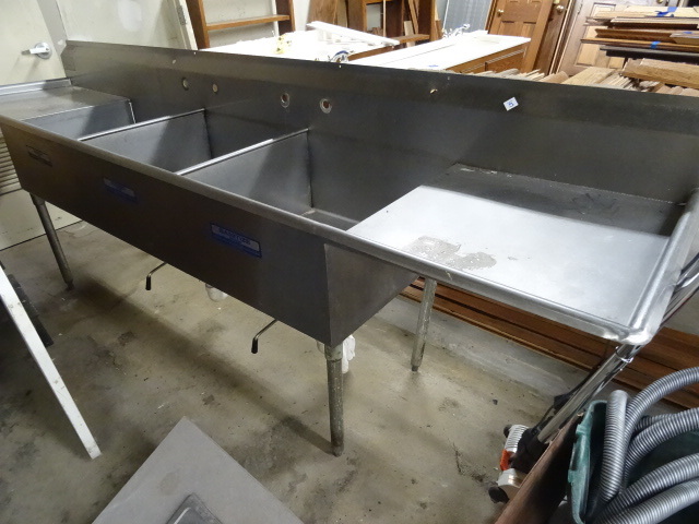 Eagle 3 compartment sink