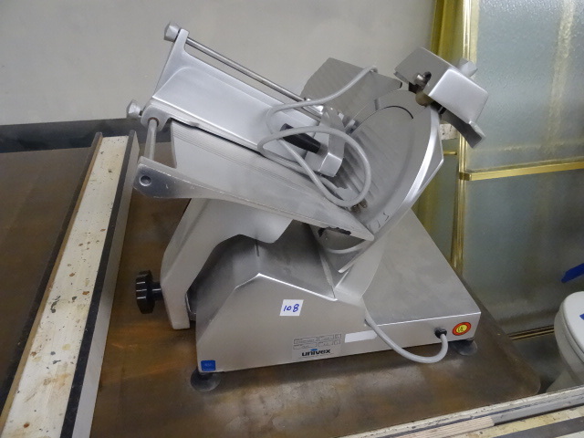 Meat slicer