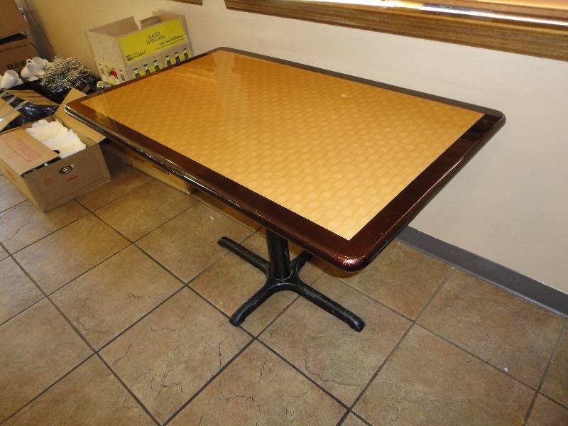 Dining Table - Quantity of 1