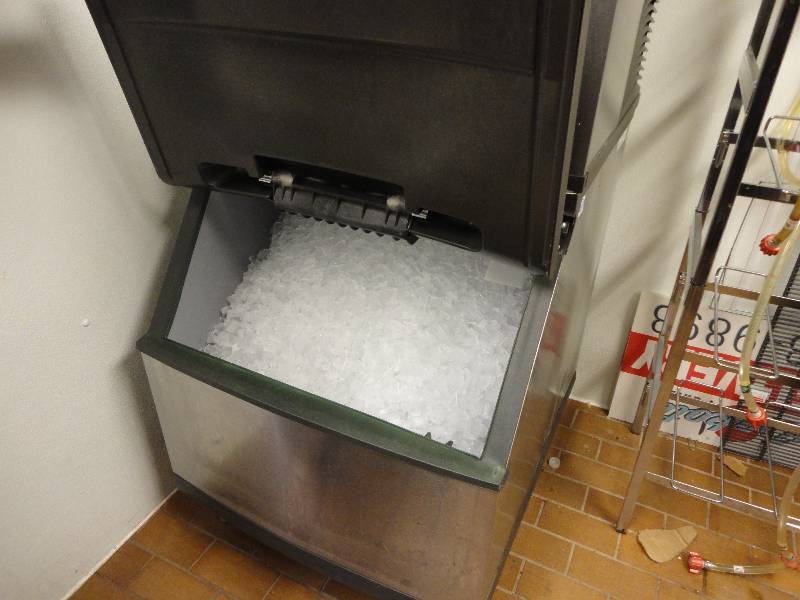 Ice Maker Machine