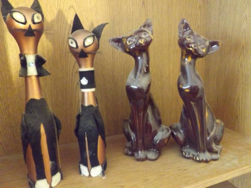 Retro Hand Crafted Long Necked Cats