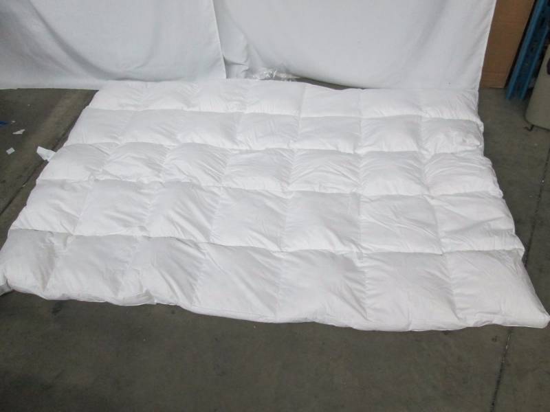 lot 40 image: McLeland Design Featherbed Topper - Full