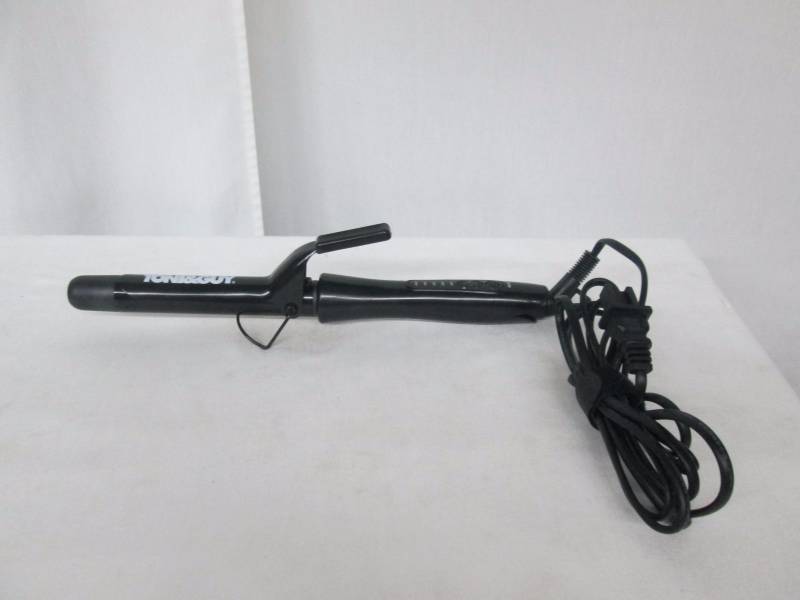 lot 16 image: Toni & Guy 1 Curling Iron