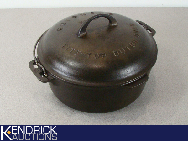 Antique Cast Iron Griswold #8 Dutch Oven with Lid