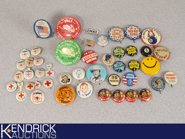 Lot of Vintage Pinbacks and Buttons