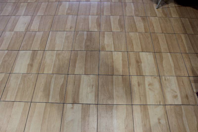lot 2 image: SnapSports Maple Shocktower Flooring