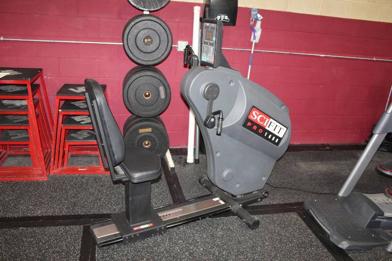 lot 3 image: SciFit PRO1000 Seated Upper Body Exercise Equipment