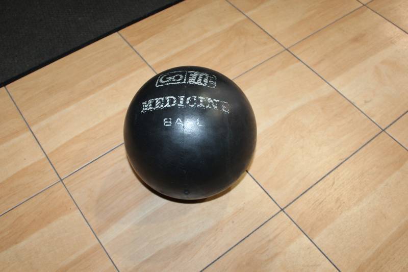 lot 24 image: GoFit Medicine Ball
