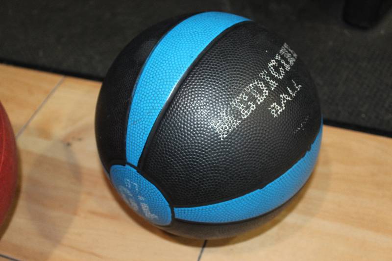 lot 23 image: Valeo Medicine Ball