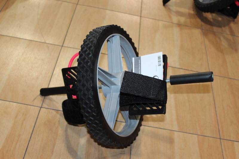lot 33 image: Ab Wheel