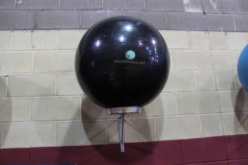 lot 26 image: Maxfitness Stability Ball