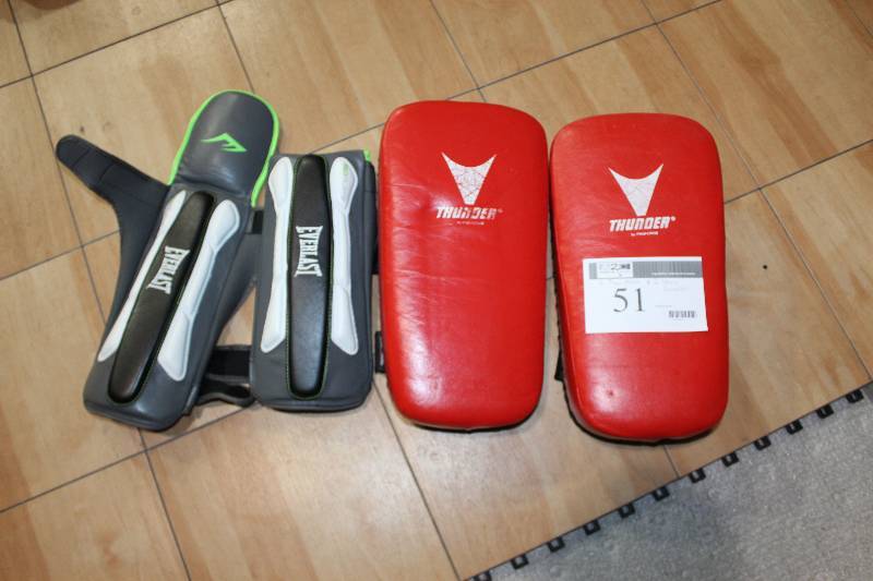 lot 51 image: Lot of (4) Everlast, ProForce Thunder MMA Pads