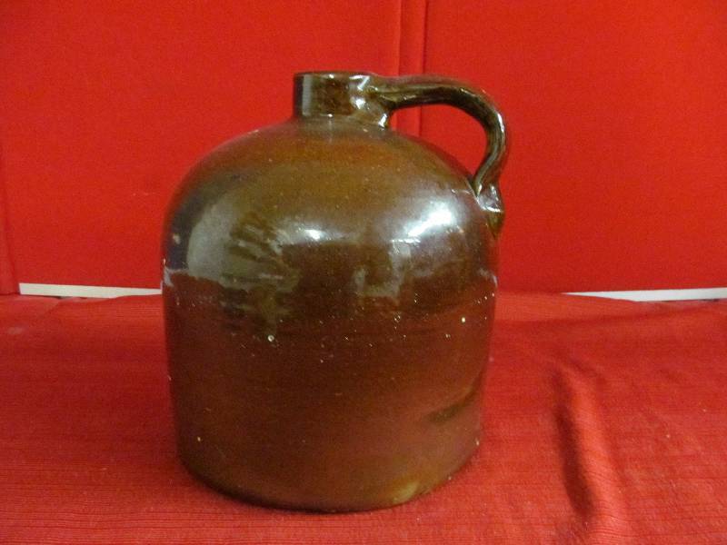 lot 24 image: vintage jug