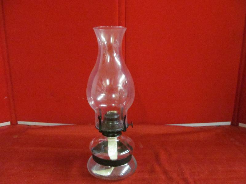 lot 29 image: oil lamp