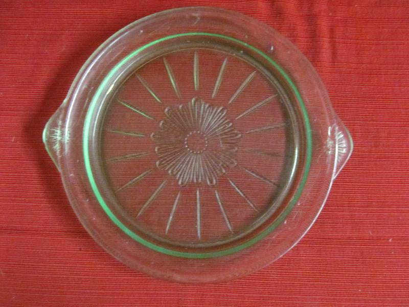 lot 31 image: Depression glass plate